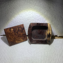 Load image into Gallery viewer, Honduran rosewood burl pick box